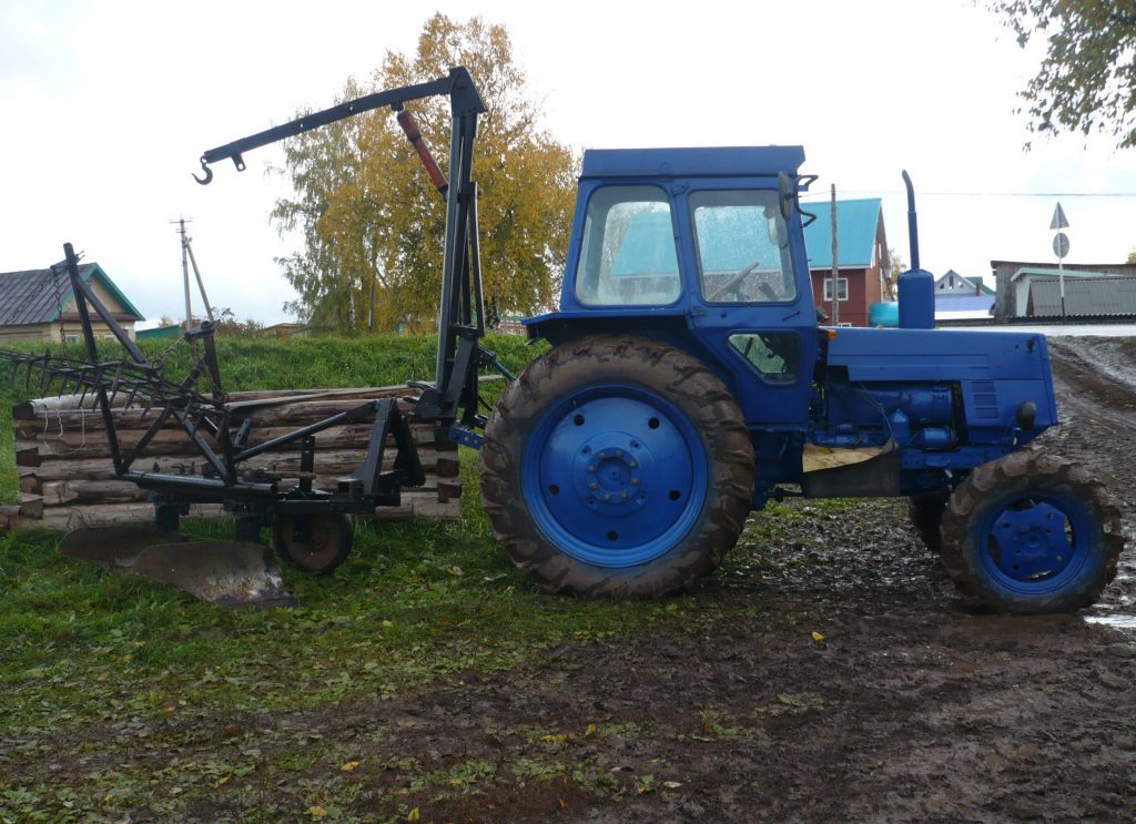Права на трактор в Старой Руссе